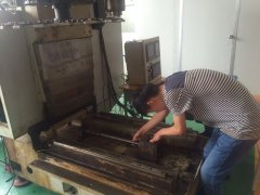 大型機(jī)床維修現(xiàn)場
